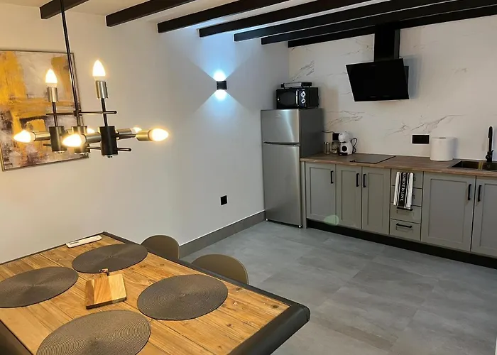 Apartamentos La Chimenea